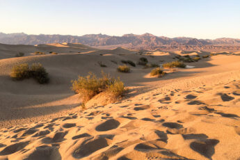 Pieskové duny Mesquite Flat v Death Valley