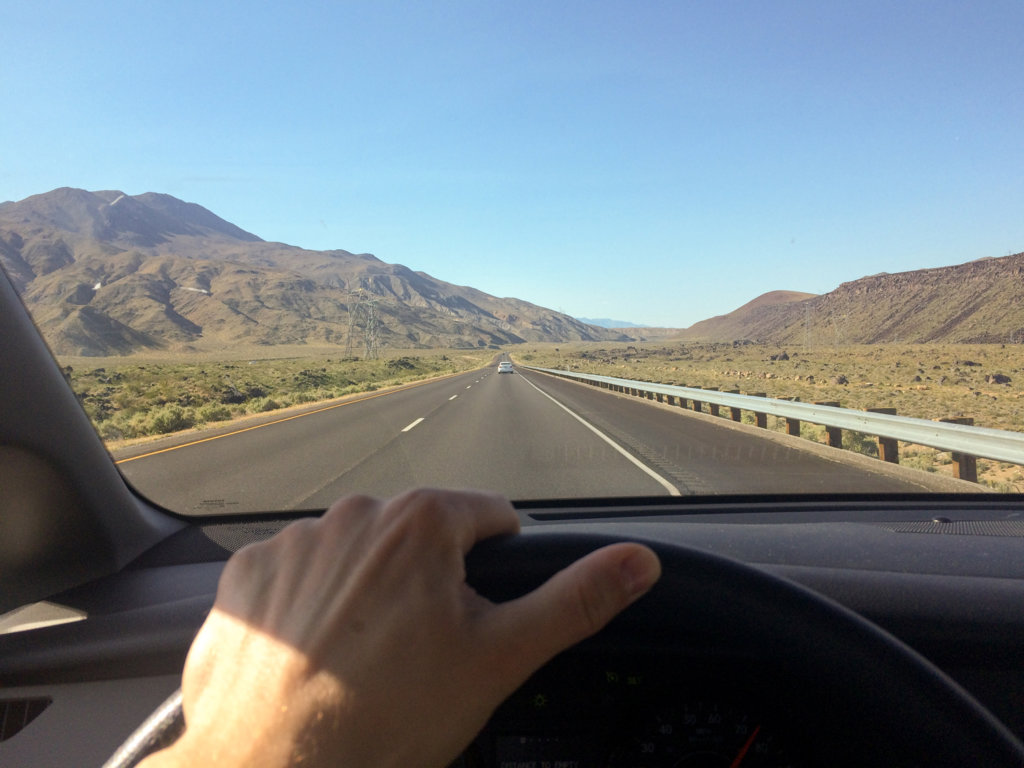 Choď 100 km rovno a potom zaboč doprava. To zvládneš Mixo