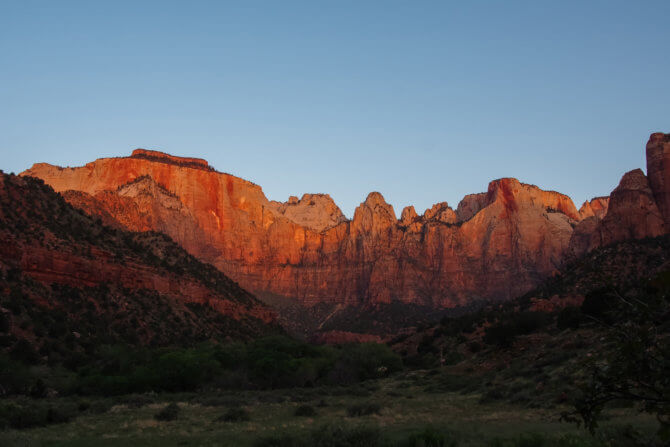 Slnkom zaliate Towers of the Virgin