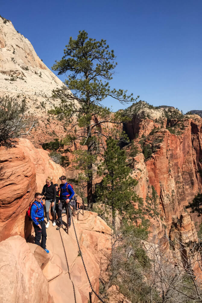 Úzke cestičky na Angels Landing