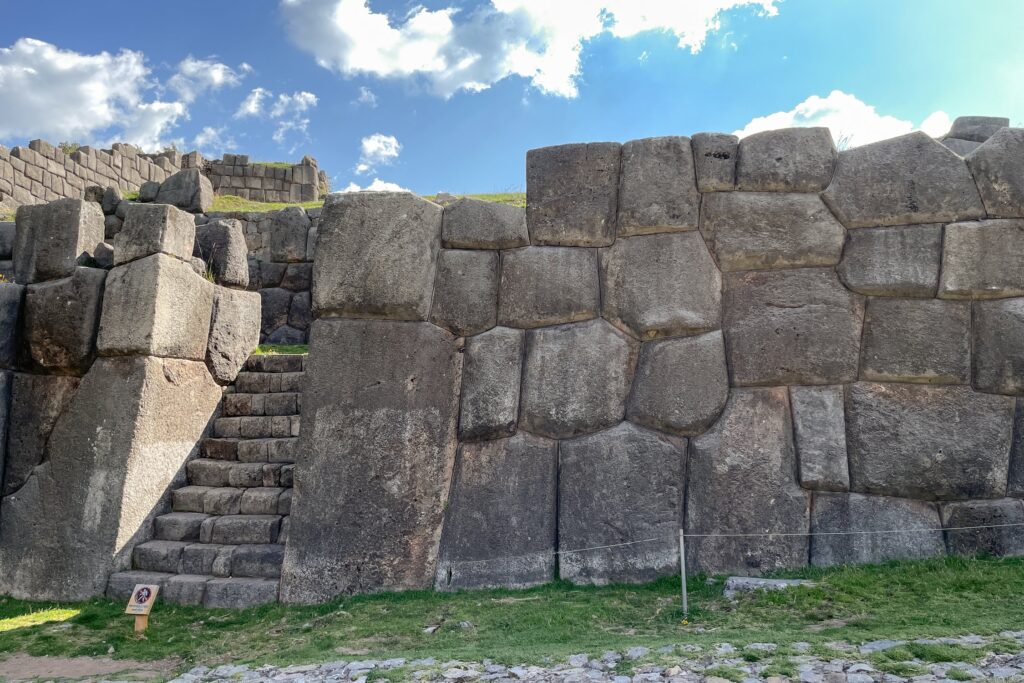 peru-kamenny-mur