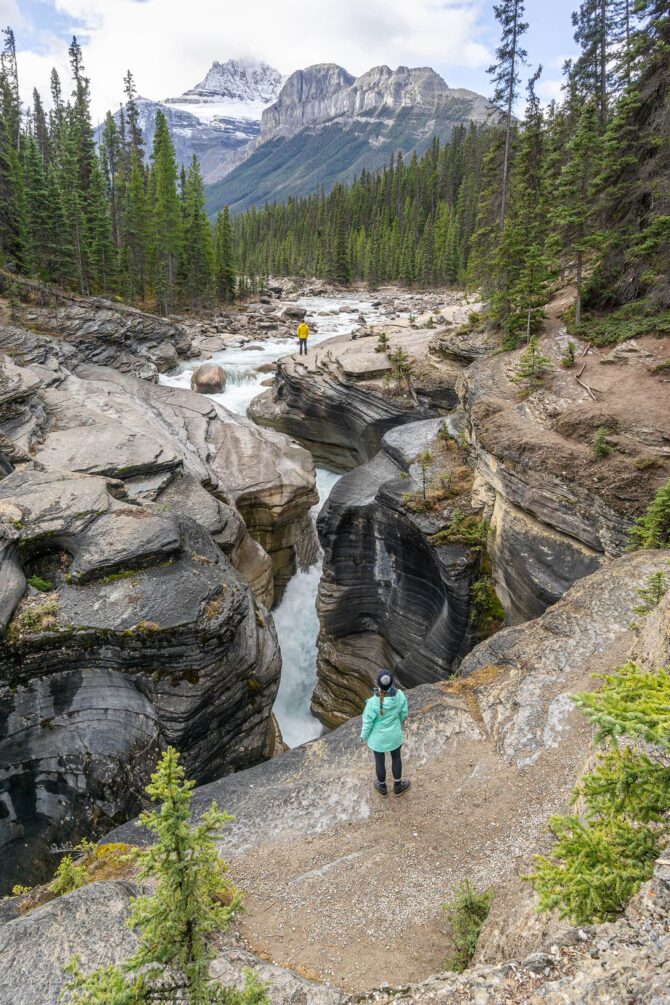 icefields parkway Mistaya Canyon