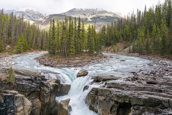 icefields parkway Sunwapta Falls